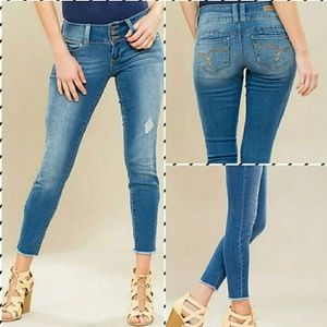 YMI waist high 3 button jean